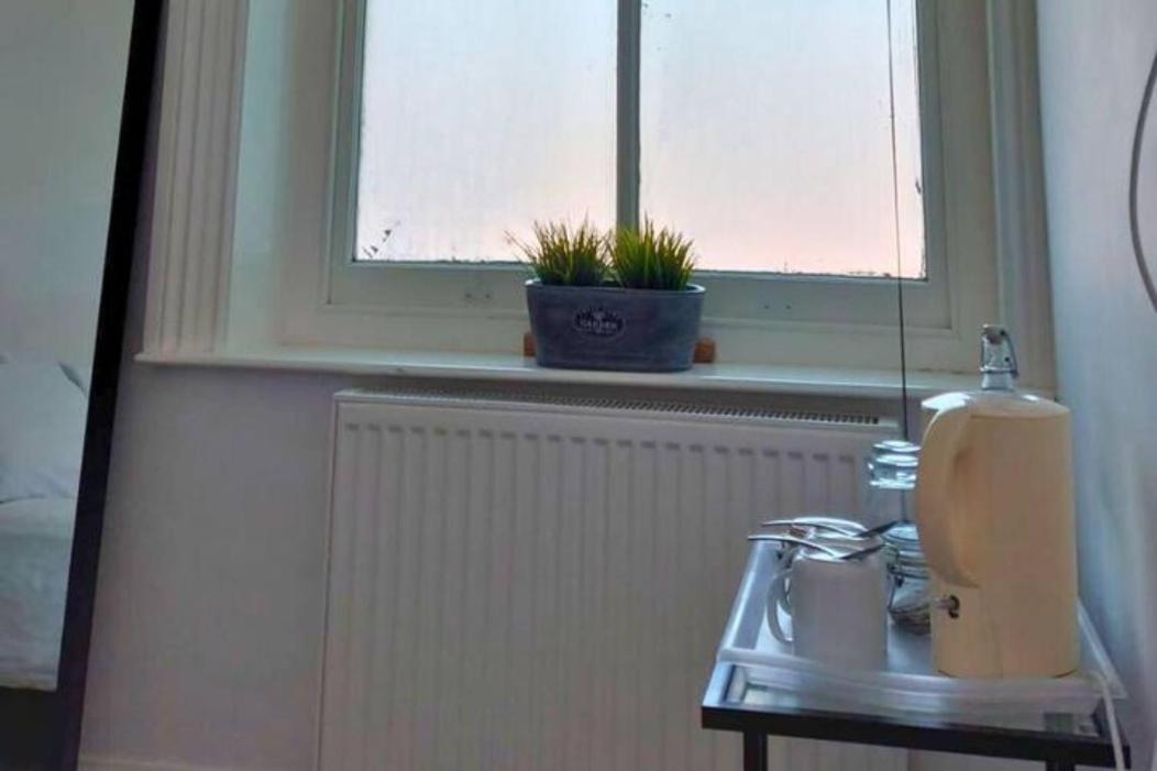 Stylish Double Room In City Centre - Shared Bathroom - Parking Πρέστον Εξωτερικό φωτογραφία